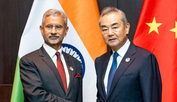 భారత్-చైనా మధ్య వివాదంలో తొలి అడుగు పడినట్లేనా..? భారత్-చైనా మధ్య వివాదంలో తొలి అడుగు పడినట్లేనా..?