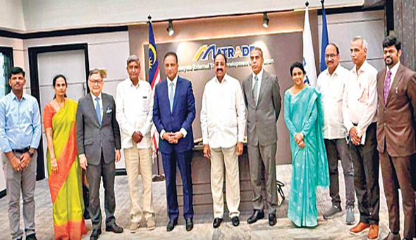 మలేసియా మంత్రితో తుమ్మల భేటీ.. త్వరలోనే