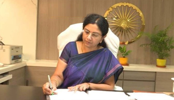 ఏపీపీఎస్సీ చైర్‌పర్సన్‌గా అనురాధ బాధ్యతల స్వీకరణ