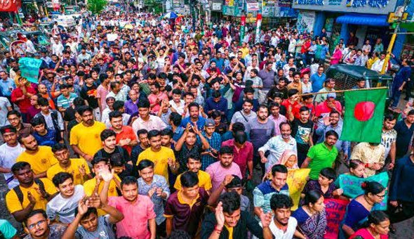 బంగ్లాదేశ్ లో హిందూ మైనార్టీలు ఎందుకు పదేపదే రోడ్డెక్కుతున్నారు…? బంగ్లాదేశ్ లో హిందూ మైనార్టీలు ఎందుకు పదేపదే రోడ్డెక్కుతున్నారు…?