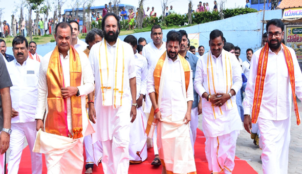 యాదగిరీశుడిని దర్శించుకున్న సీఎం రేవంత్‌ రెడ్డి