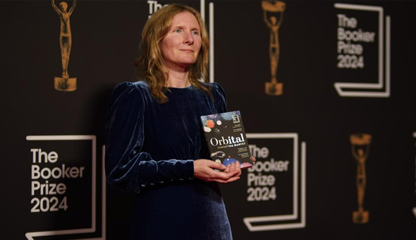 బ్రిటీష్ రచయిత్రి సమంతా హార్వేకు.. బుకర్ ప్రైజ్ బ్రిటీష్ రచయిత్రి సమంతా హార్వేకు.. బుకర్ ప్రైజ్