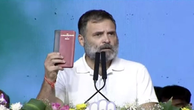 బిలియనీర్ల  ప్రయోజనాల కోసమే ఆయన పనిచేస్తున్నారు : రాహుల్‌