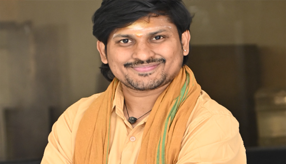 ‘కెసిఆర్’ సినిమాలో కెసిఆర్ నటించారు. టికెట్ రేట్స్ తగ్గించాం : రాకింగ్ రాకేష్  