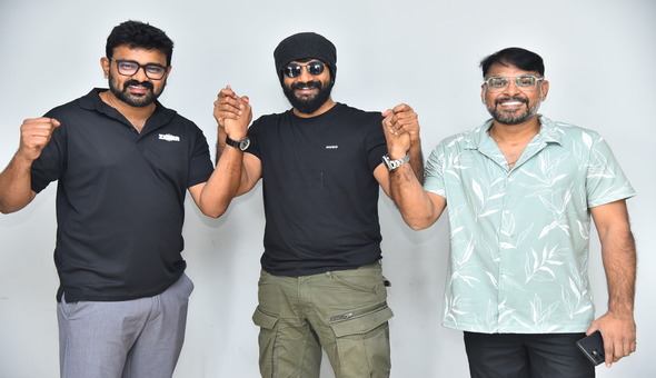 ‘జీబ్రా’ బొమ్మ సూపర్ హిట్ సక్సెస్ చేసి మమ్మల్ని గెలిపించిన ఆడియన్స్ కి థాంక్ యూ సో మచ్: సత్యదేవ్ ‘జీబ్రా’ బొమ్మ సూపర్ హిట్ సక్సెస్ చేసి మమ్మల్ని గెలిపించిన ఆడియన్స్ కి థాంక్ యూ సో మచ్: సత్యదేవ్