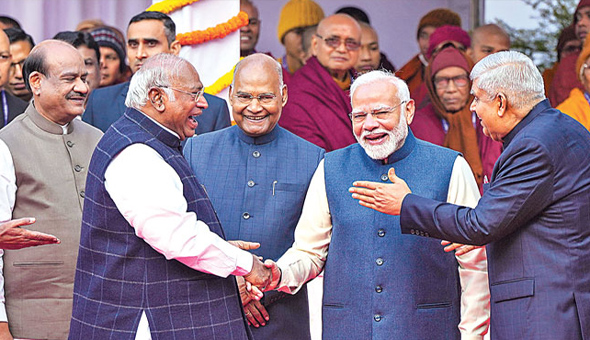 Parliament: పార్లమెంటు ఆవరణలో అరుదైన దృశ్యం